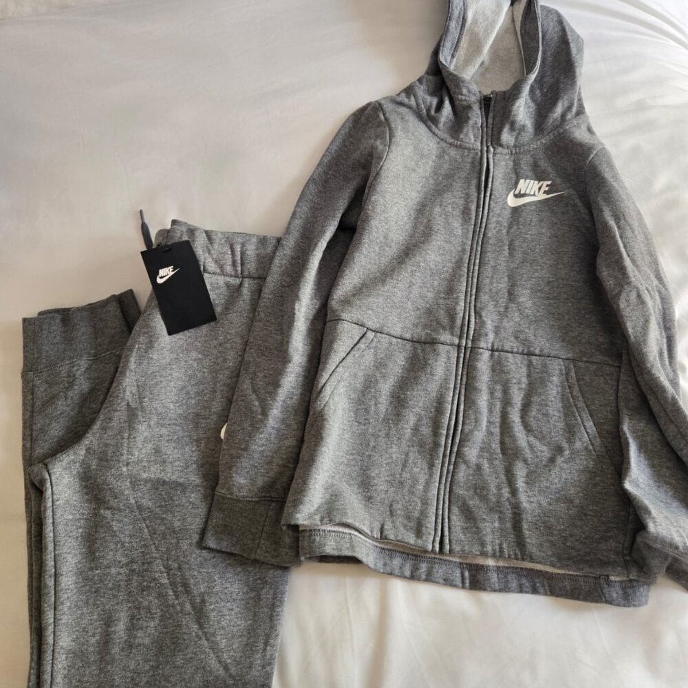 Nike Light Grey Sweatsuit – Brand New, Never Worn